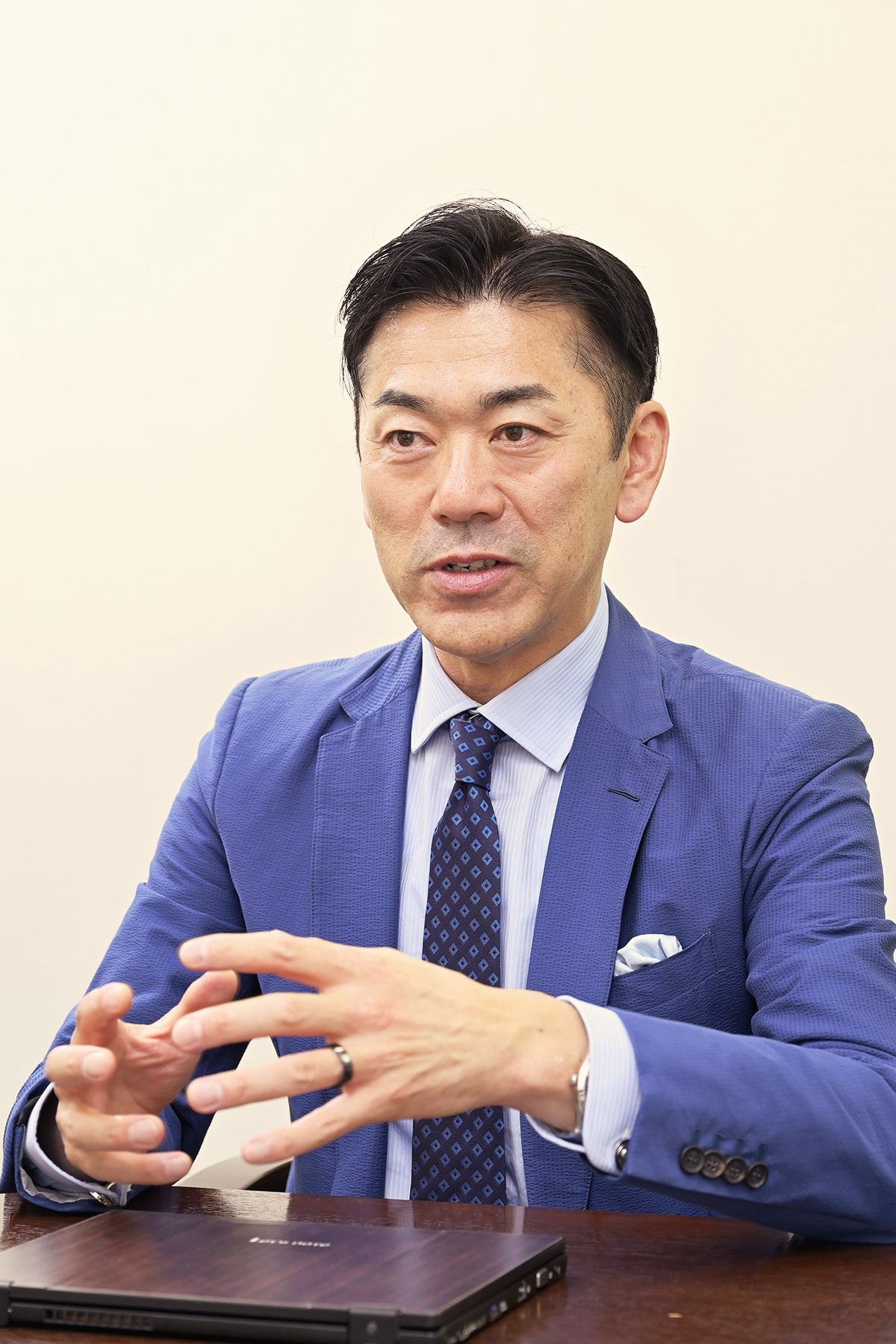 シャイン総研 代表